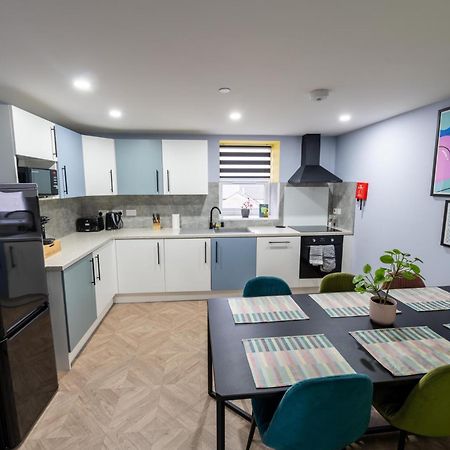 Aaron Wise - 51 Fitzhamon Apartments Cardiff Eksteriør bilde