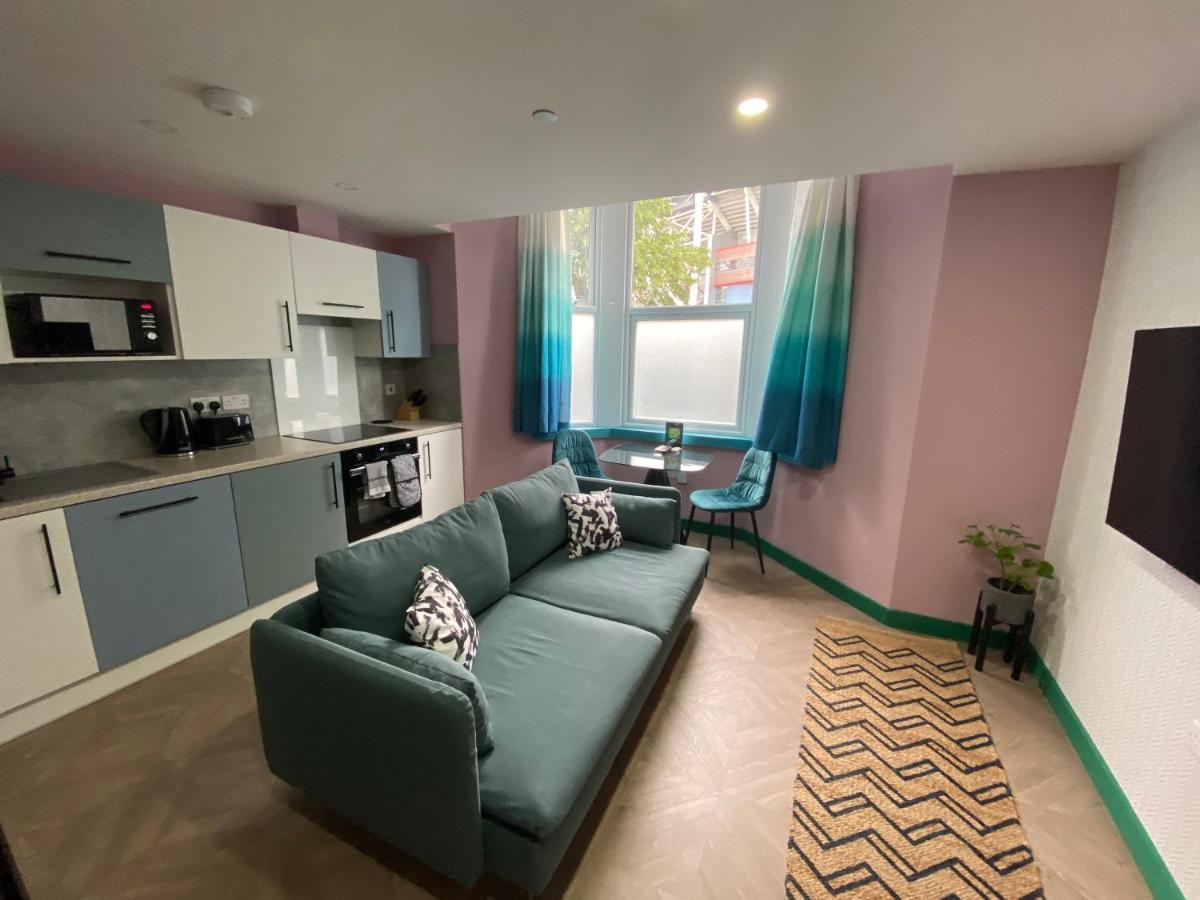 Aaron Wise - 51 Fitzhamon Apartments Cardiff Eksteriør bilde