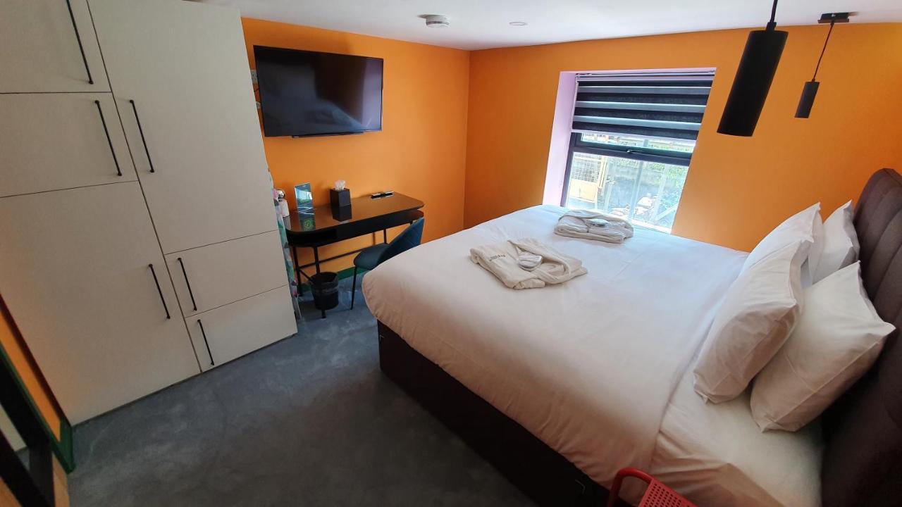Aaron Wise - 51 Fitzhamon Apartments Cardiff Eksteriør bilde