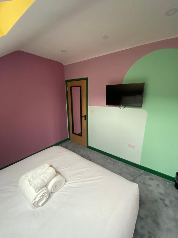 Aaron Wise - 51 Fitzhamon Apartments Cardiff Eksteriør bilde