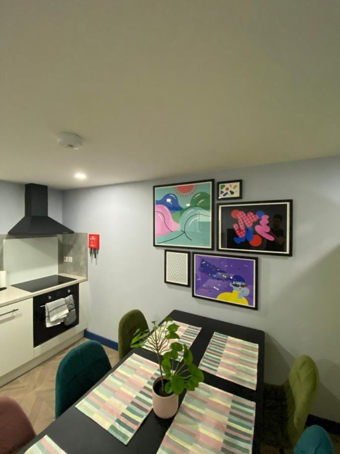 Aaron Wise - 51 Fitzhamon Apartments Cardiff Eksteriør bilde