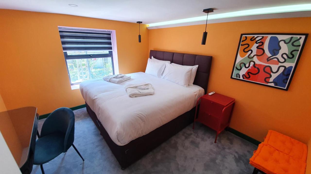 Aaron Wise - 51 Fitzhamon Apartments Cardiff Eksteriør bilde