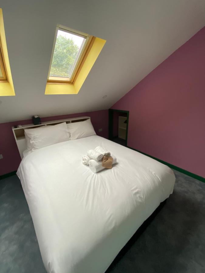 Aaron Wise - 51 Fitzhamon Apartments Cardiff Eksteriør bilde