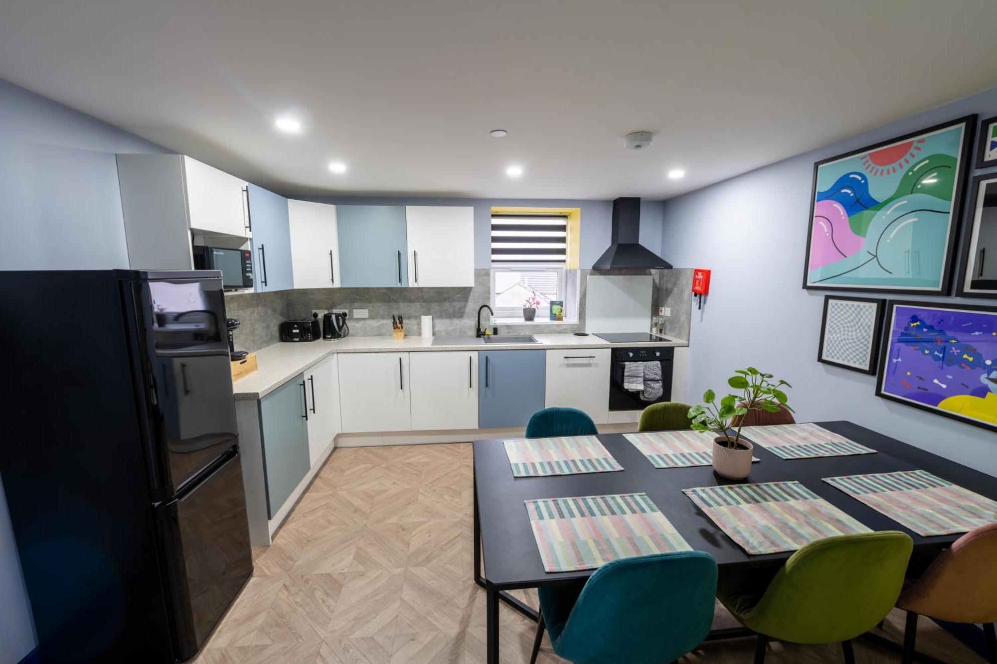Aaron Wise - 51 Fitzhamon Apartments Cardiff Eksteriør bilde