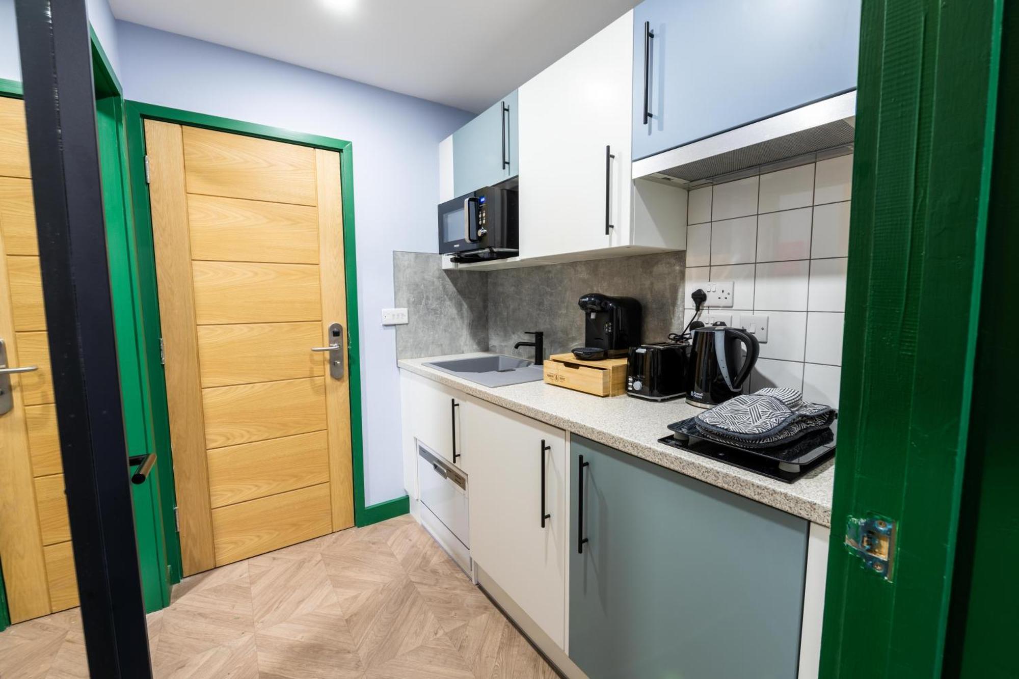 Aaron Wise - 51 Fitzhamon Apartments Cardiff Eksteriør bilde